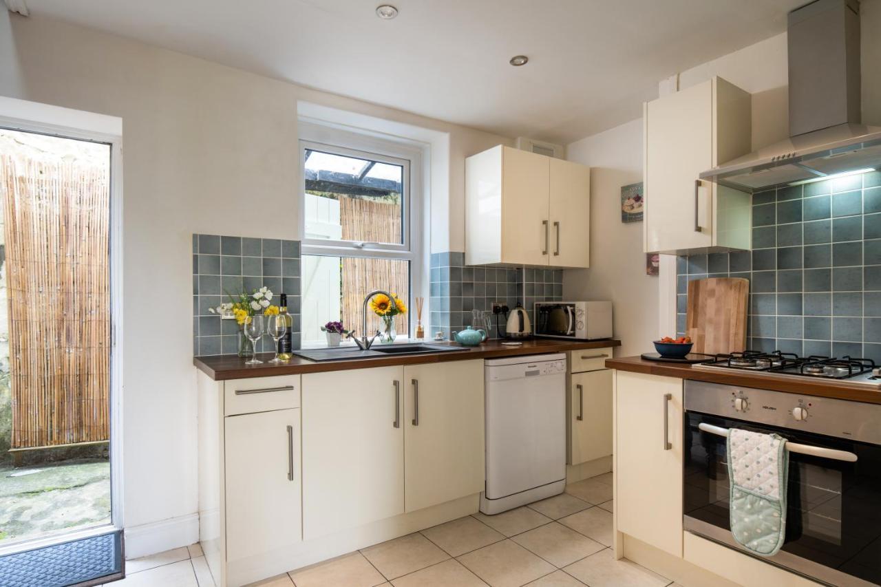 Vila Windy Ridge Terrace With Beautiful Sea Views, North Wales Coast Old Colwyn Exteriér fotografie