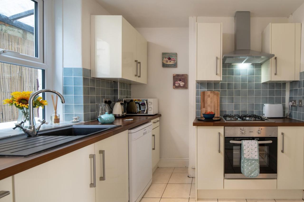 Vila Windy Ridge Terrace With Beautiful Sea Views, North Wales Coast Old Colwyn Exteriér fotografie