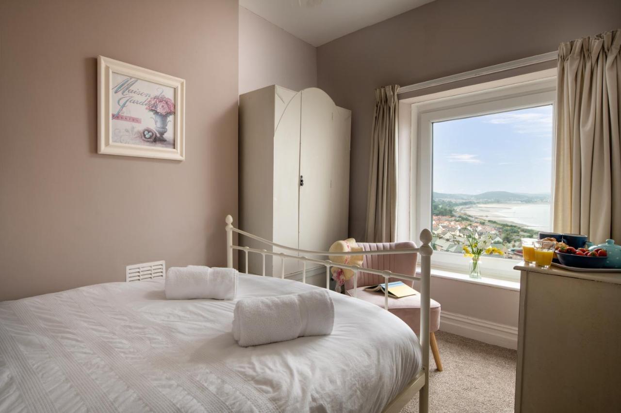 Vila Windy Ridge Terrace With Beautiful Sea Views, North Wales Coast Old Colwyn Exteriér fotografie