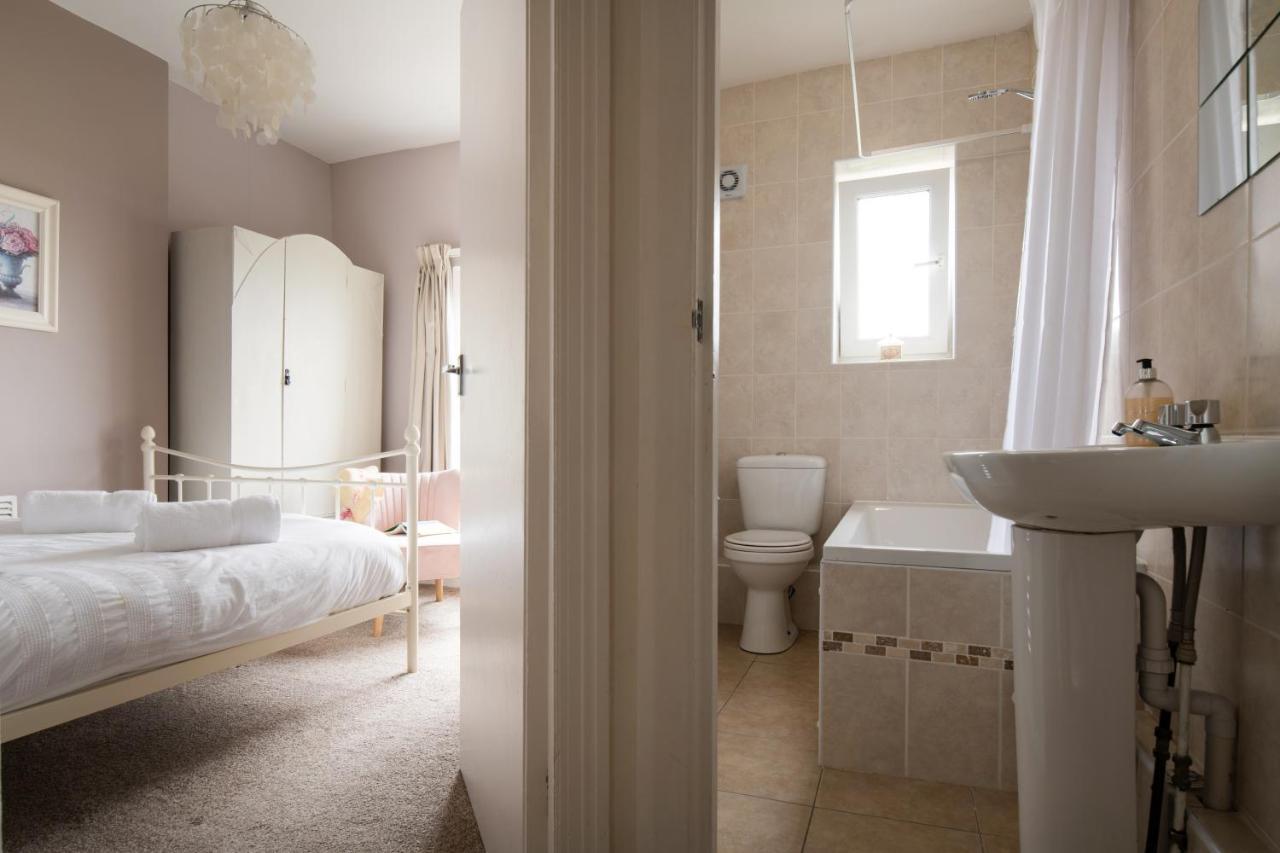 Vila Windy Ridge Terrace With Beautiful Sea Views, North Wales Coast Old Colwyn Exteriér fotografie